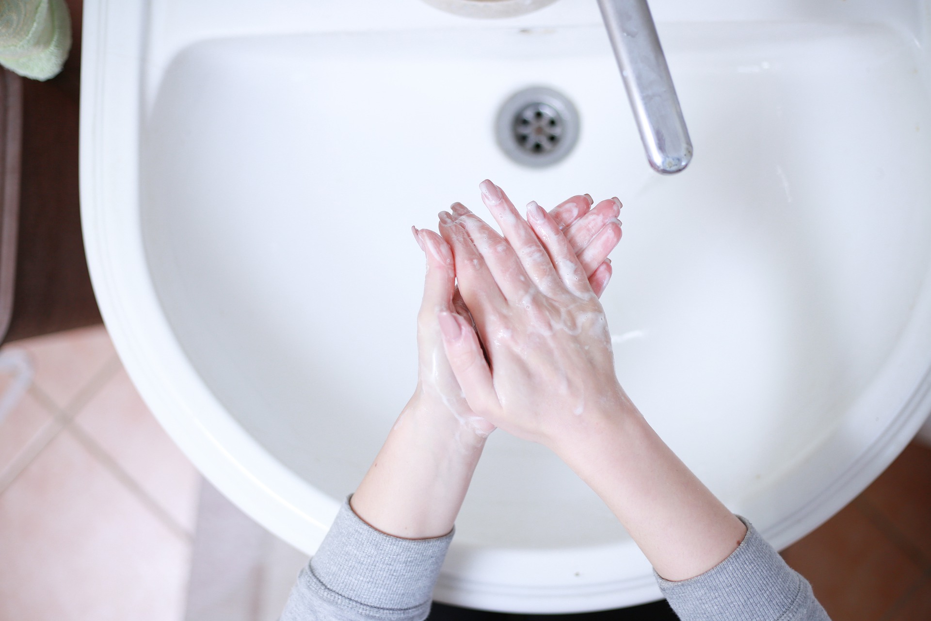 how to remove silicone from bathroom sink